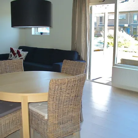 Apartment Berg En Zee 4