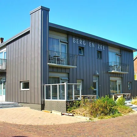 Berg En Zee 4 *